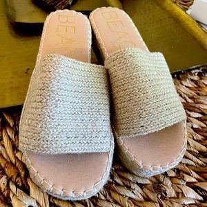 Never been worn slides. Size 10